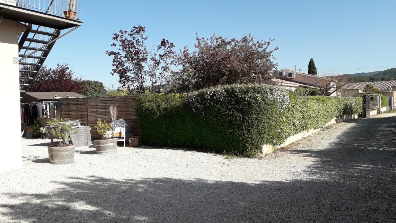Un Petit Coin De Paradis Modene Bagian luar foto